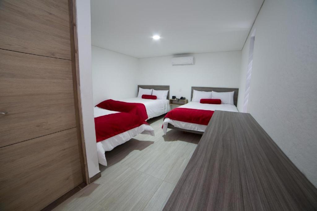 Hotel Med 70 Medellin Luaran gambar