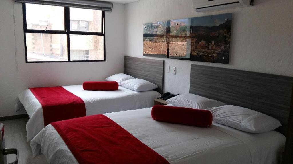 Hotel Med 70 Medellin Luaran gambar